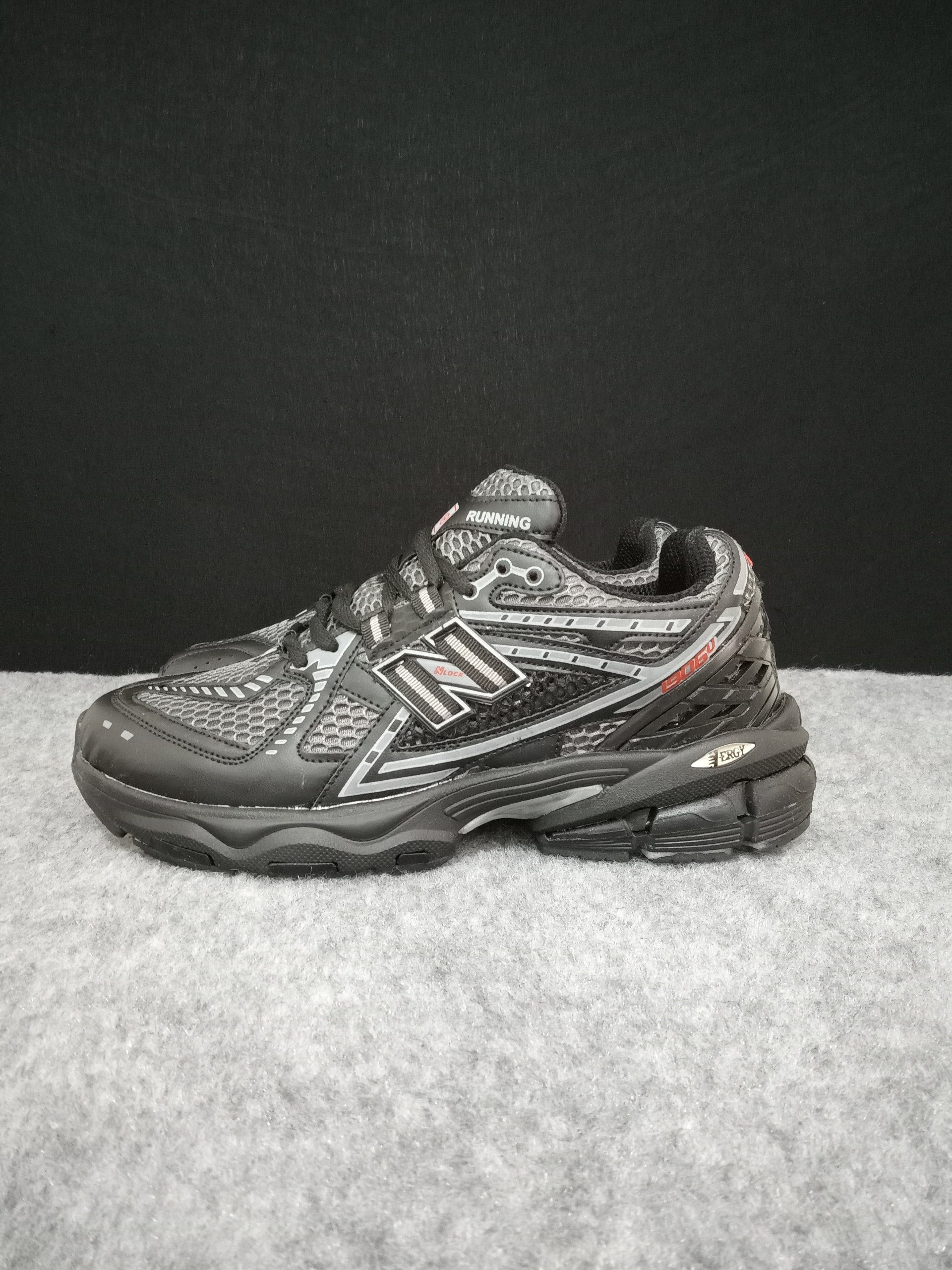 کتونی نیوبالانس 1906U مشکی ( بالاترین کیفیت)